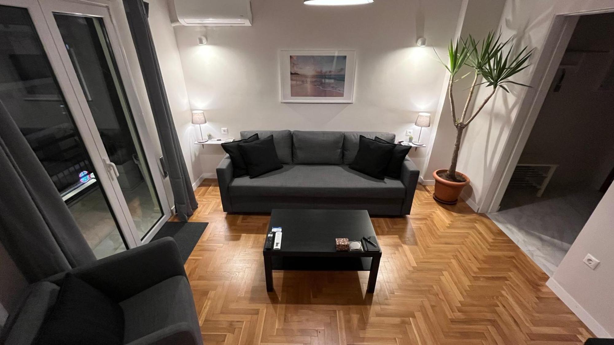 4 Newly Renovated Charming Apartments Steps From Panormou Metro Station Atenas Habitación foto